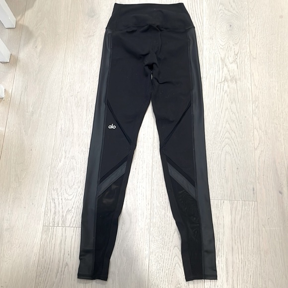 Alo Yoga Pants - Picture 1 of 4